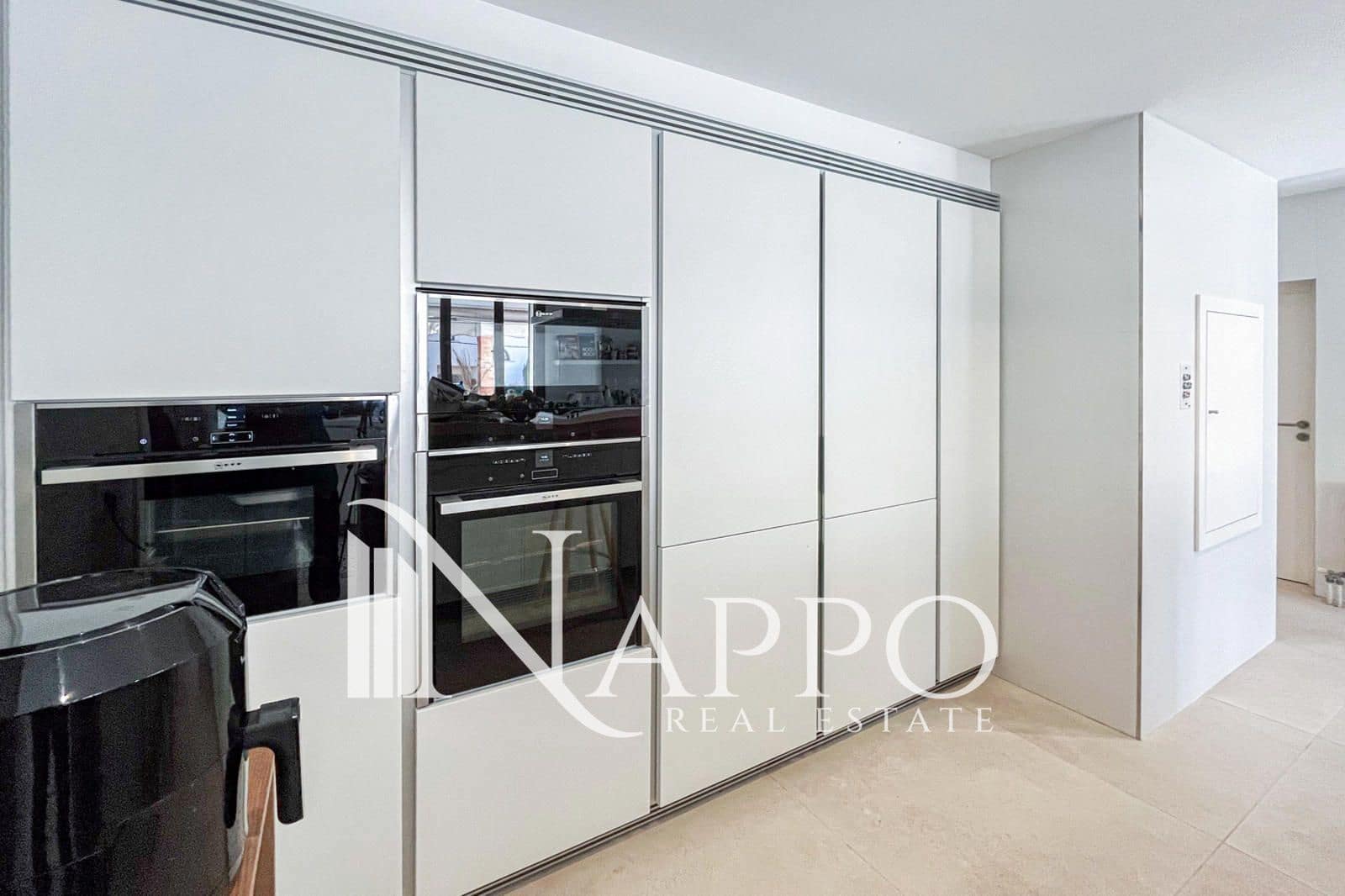 5 soveværelse Villa til leje i Palma de Mallorca med swimmingpool garage - € 20.000 (Ref: 9768977)