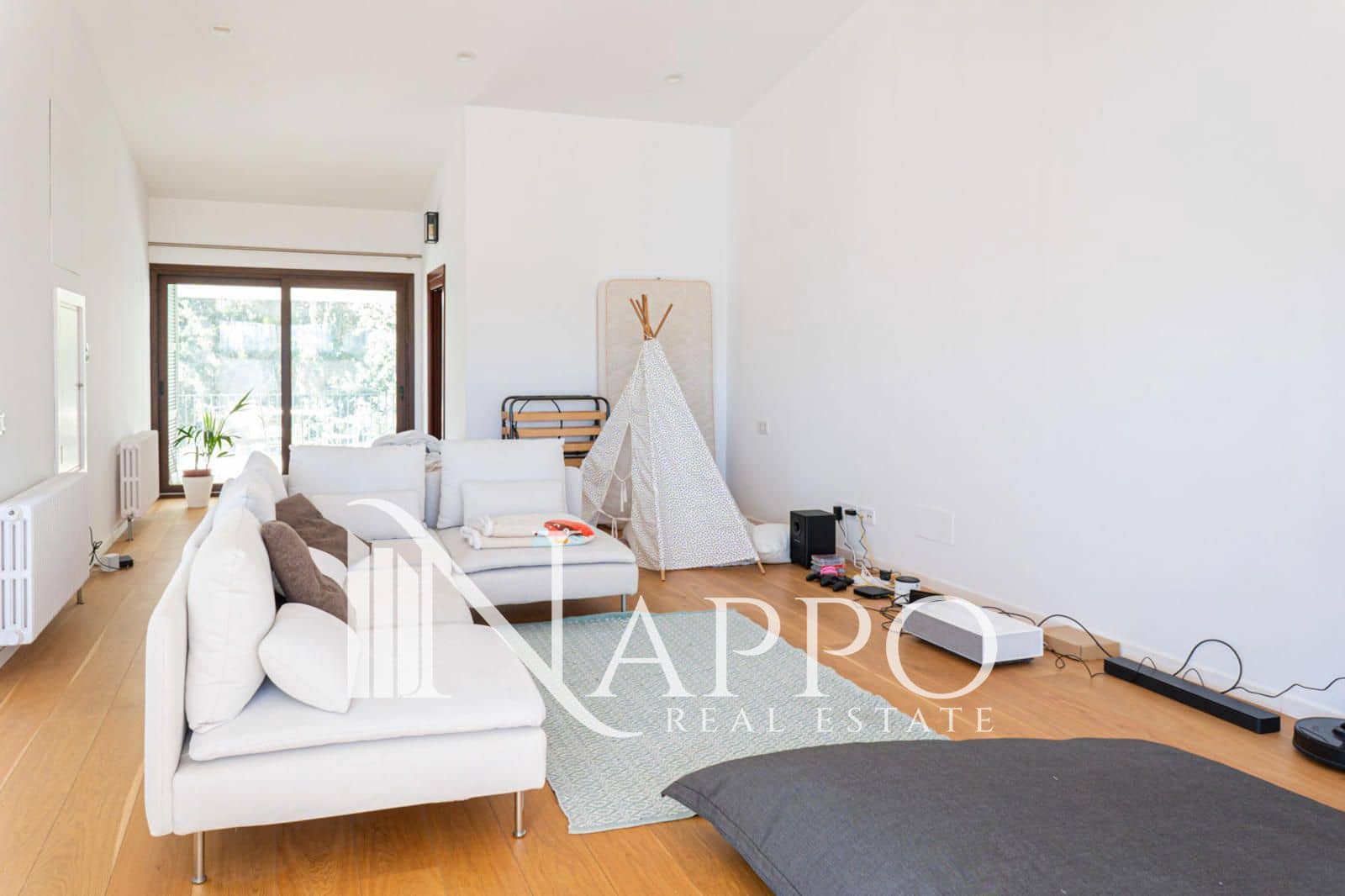 5 soveværelse Villa til leje i Palma de Mallorca med swimmingpool garage - € 20.000 (Ref: 9768977)