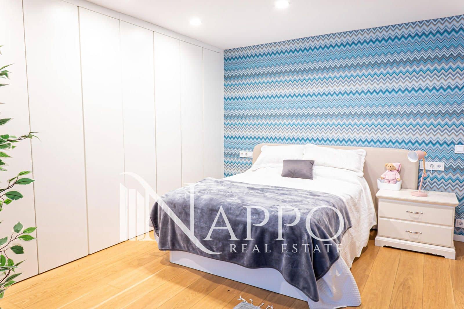 5 soveværelse Villa til leje i Palma de Mallorca med swimmingpool garage - € 20.000 (Ref: 9768977)