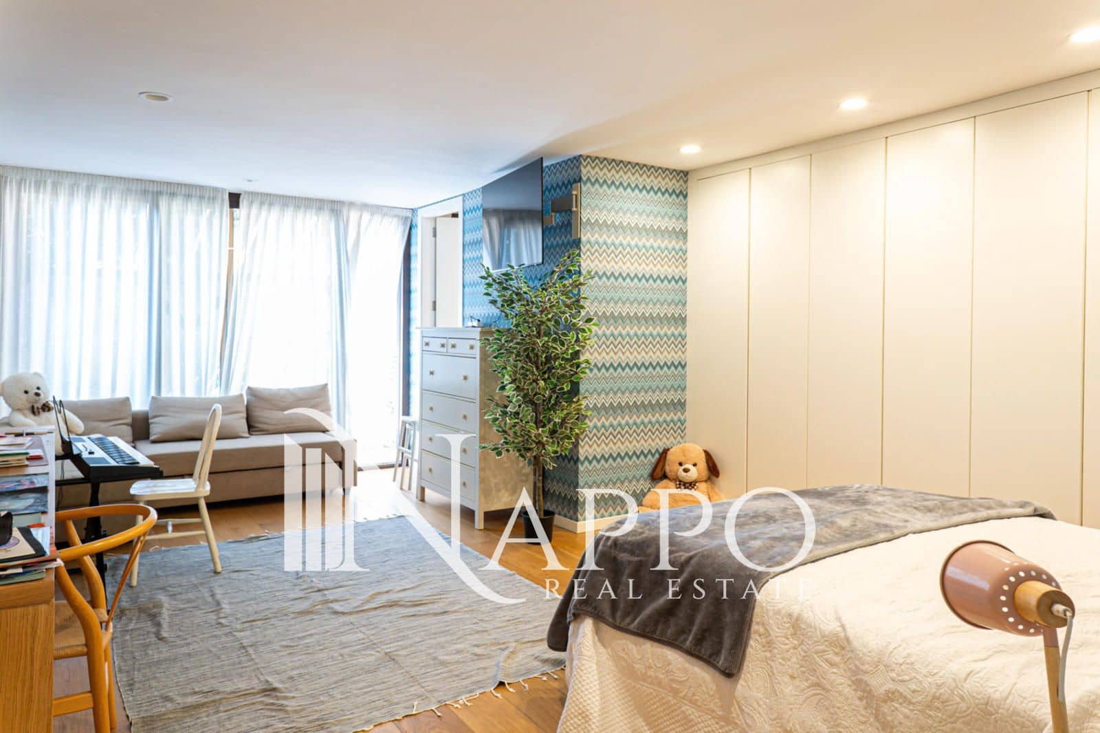 5 soveværelse Villa til leje i Palma de Mallorca med swimmingpool garage - € 20.000 (Ref: 9768977)