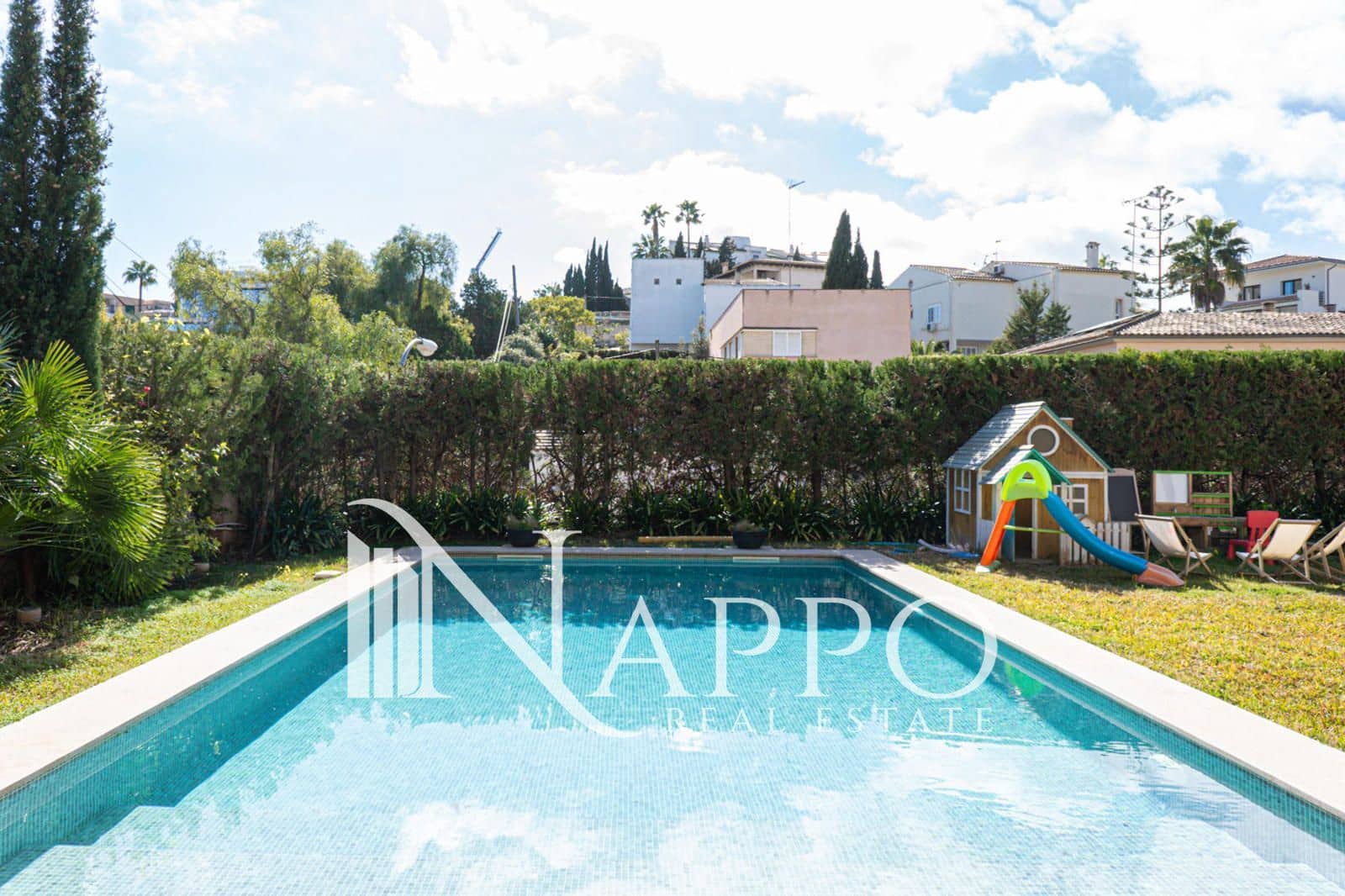 5 soveværelse Villa til leje i Palma de Mallorca med swimmingpool garage - € 20.000 (Ref: 9768977)