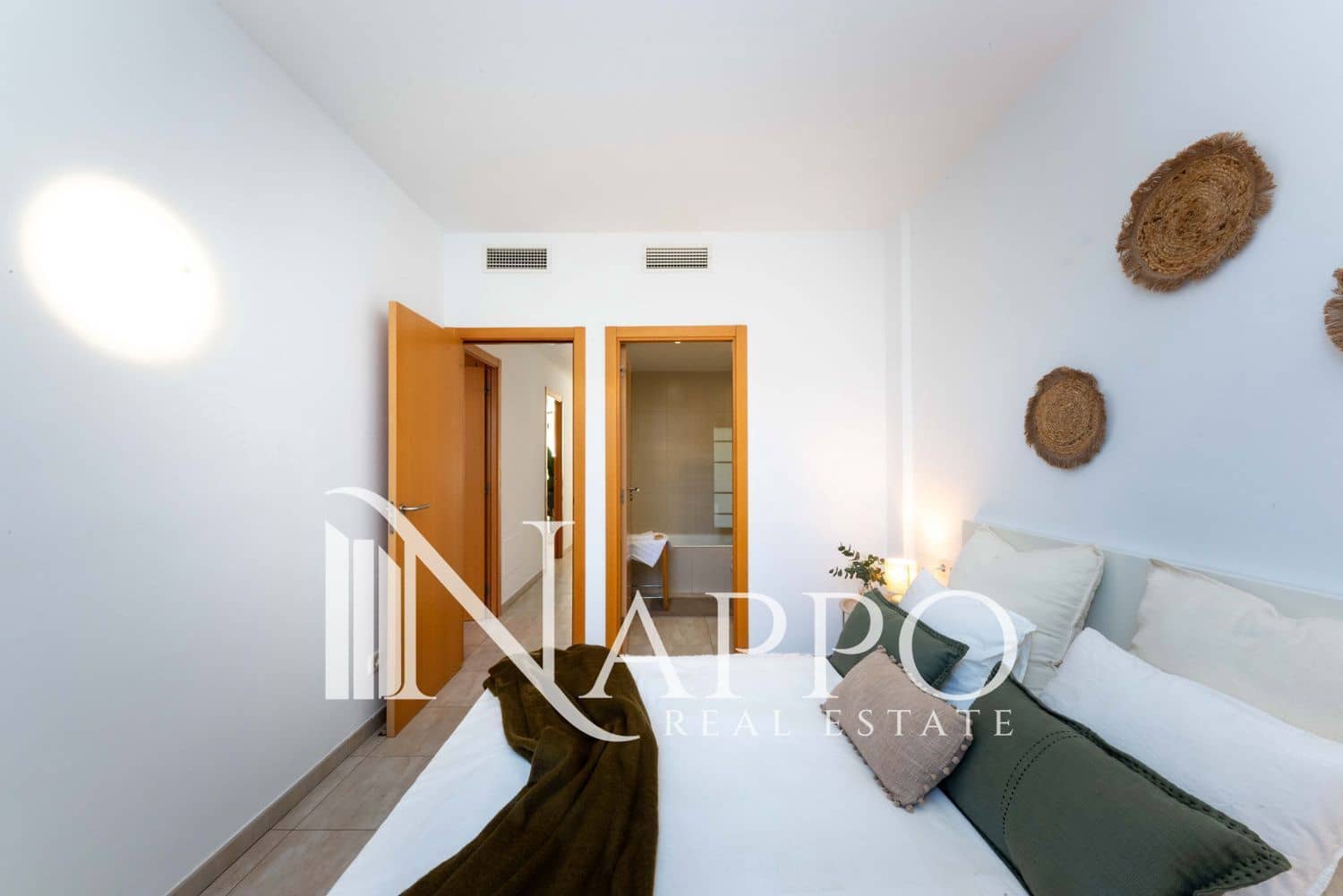 2 bedroom Flat for sale in Palma de Mallorca with pool garage - € 479,000 (Ref: 9782920)