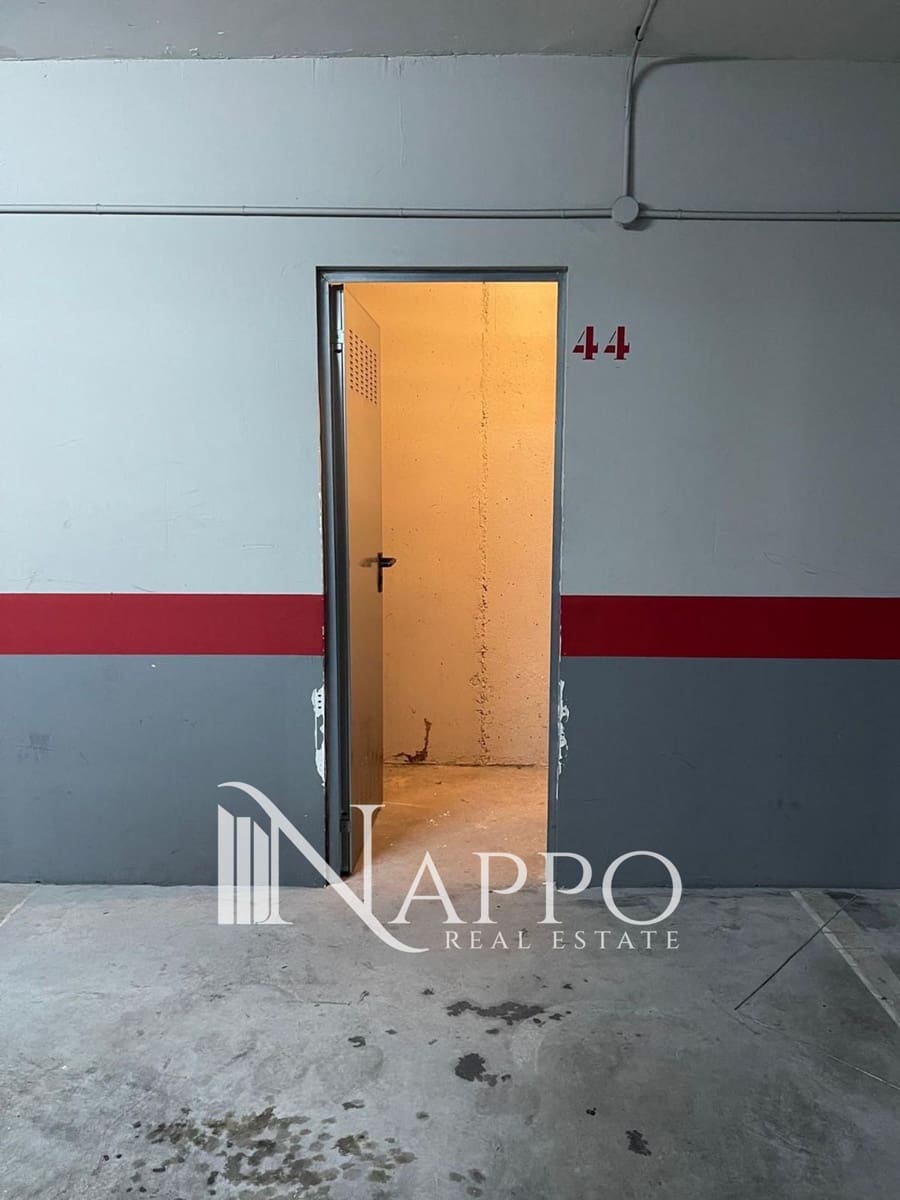 2 bedroom Flat for sale in Palma de Mallorca with pool garage - € 479,000 (Ref: 9782920)