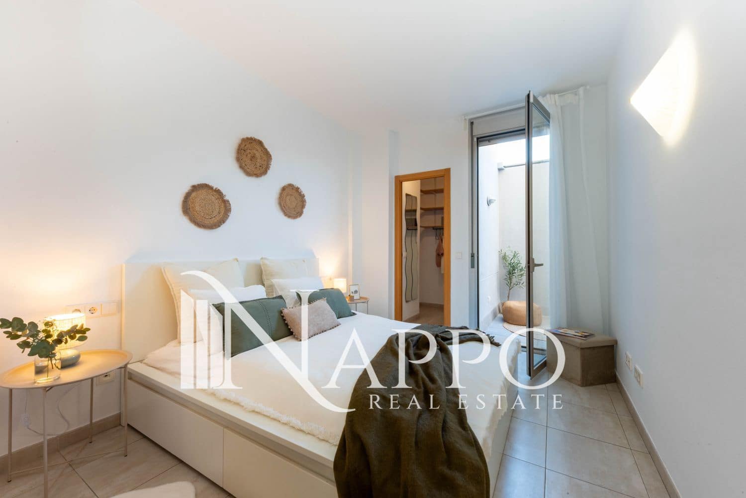 2 bedroom Flat for sale in Palma de Mallorca with pool garage - € 479,000 (Ref: 9782920)