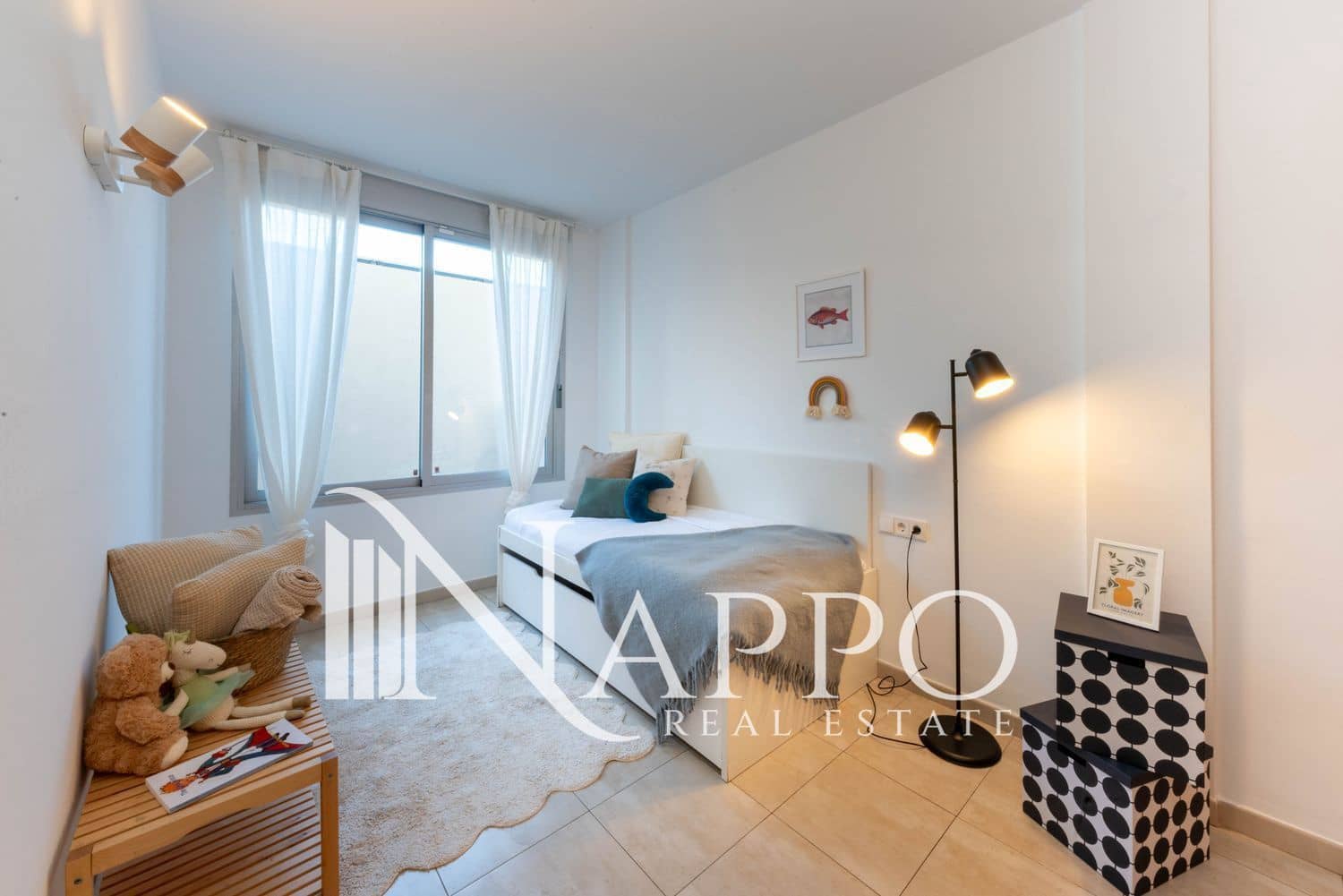 2 bedroom Flat for sale in Palma de Mallorca with pool garage - € 479,000 (Ref: 9782920)