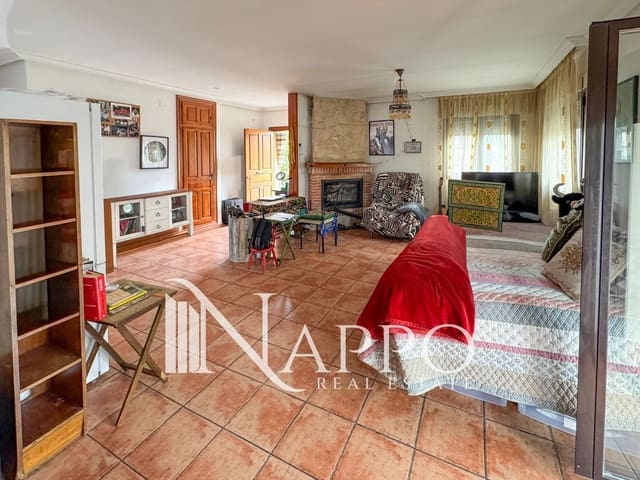 3 bedroom Villa for sale in Labajos with pool garage - € 195,000 (Ref: 9783272)