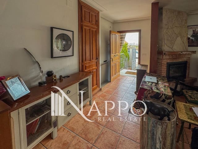 3 bedroom Villa for sale in Labajos with pool garage - € 195,000 (Ref: 9783272)