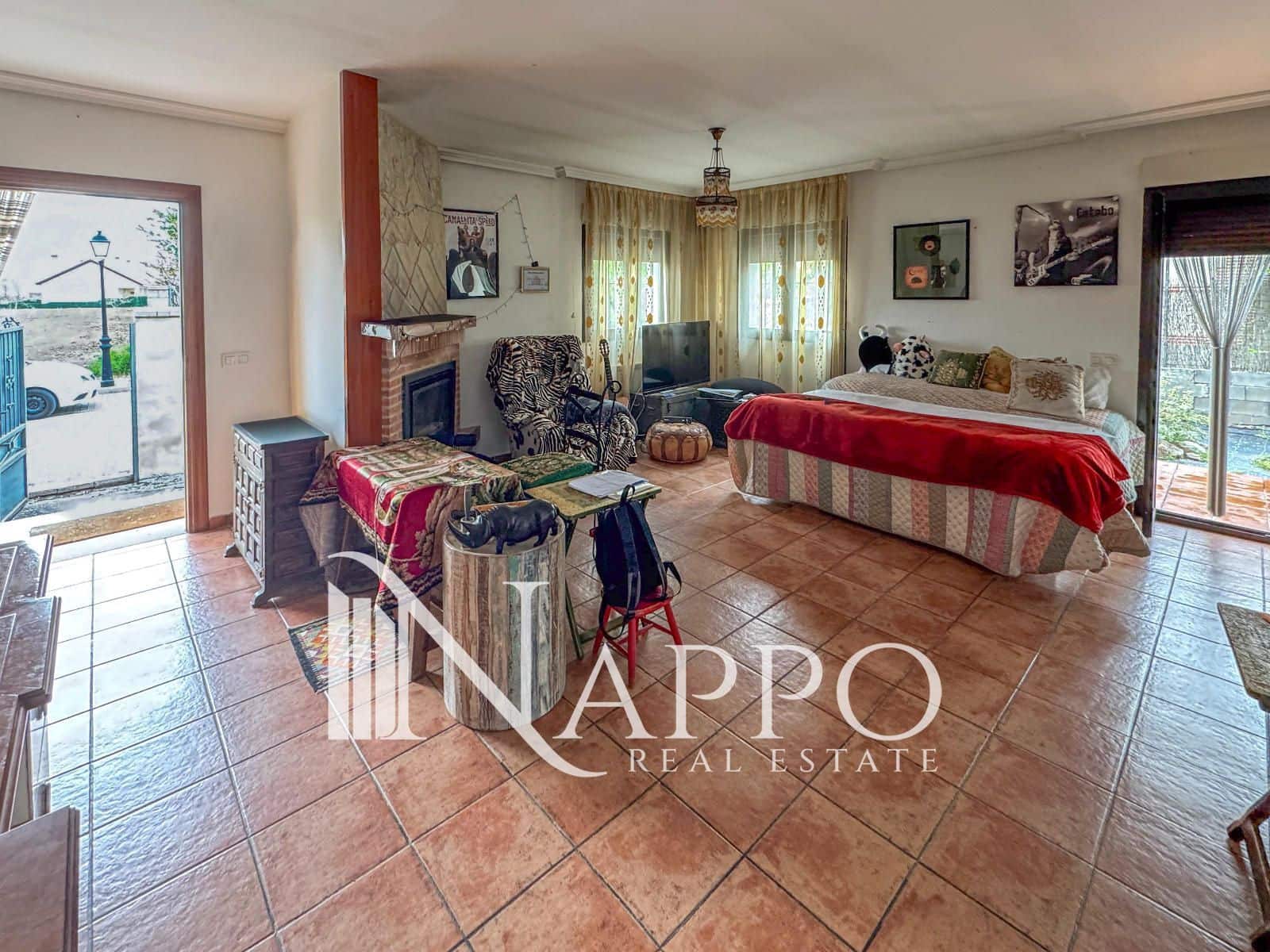 3 bedroom Villa for sale in Labajos with pool garage - € 195,000 (Ref: 9783272)