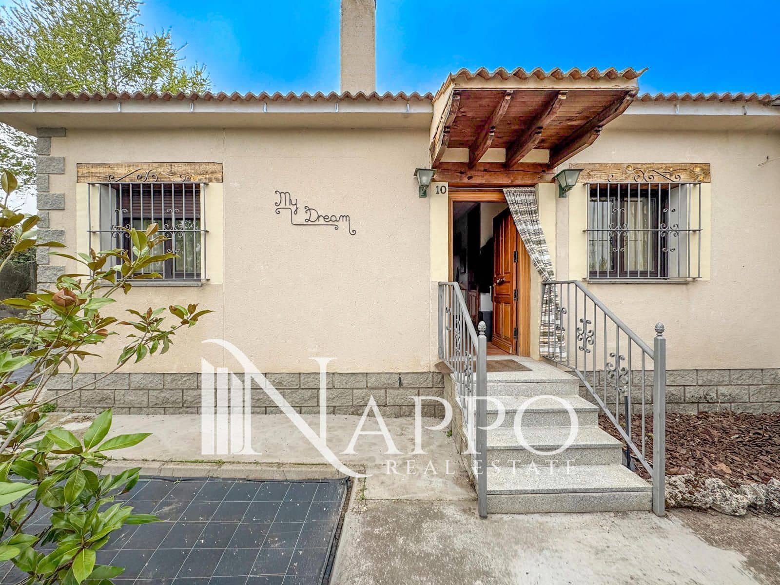 3 bedroom Villa for sale in Labajos with pool garage - € 195,000 (Ref: 9783272)