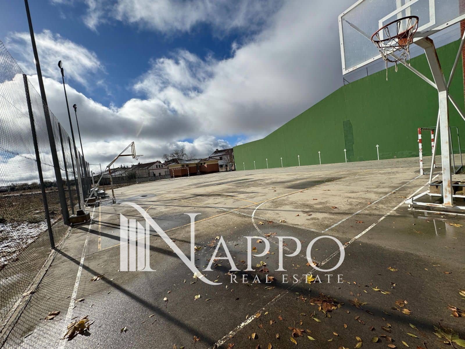 3 bedroom Villa for sale in Labajos with pool garage - € 195,000 (Ref: 9783272)