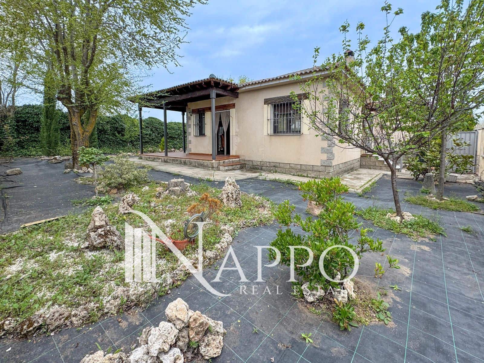 3 bedroom Villa for sale in Labajos with pool garage - € 195,000 (Ref: 9783272)