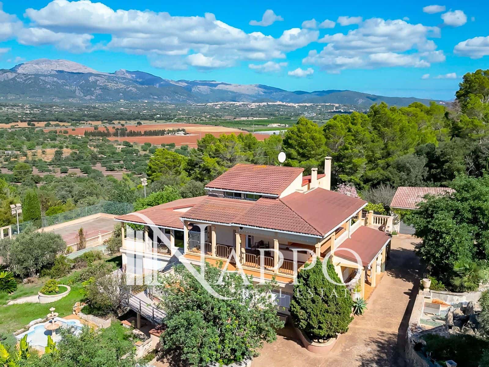 6 sypialnia Willa na sprzedaż w Inca z basenem garażem - 1 800 000 € (Ref: 9784305)