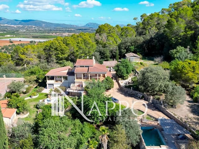 6 sypialnia Willa na sprzedaż w Inca z basenem garażem - 1 800 000 € (Ref: 9784305)