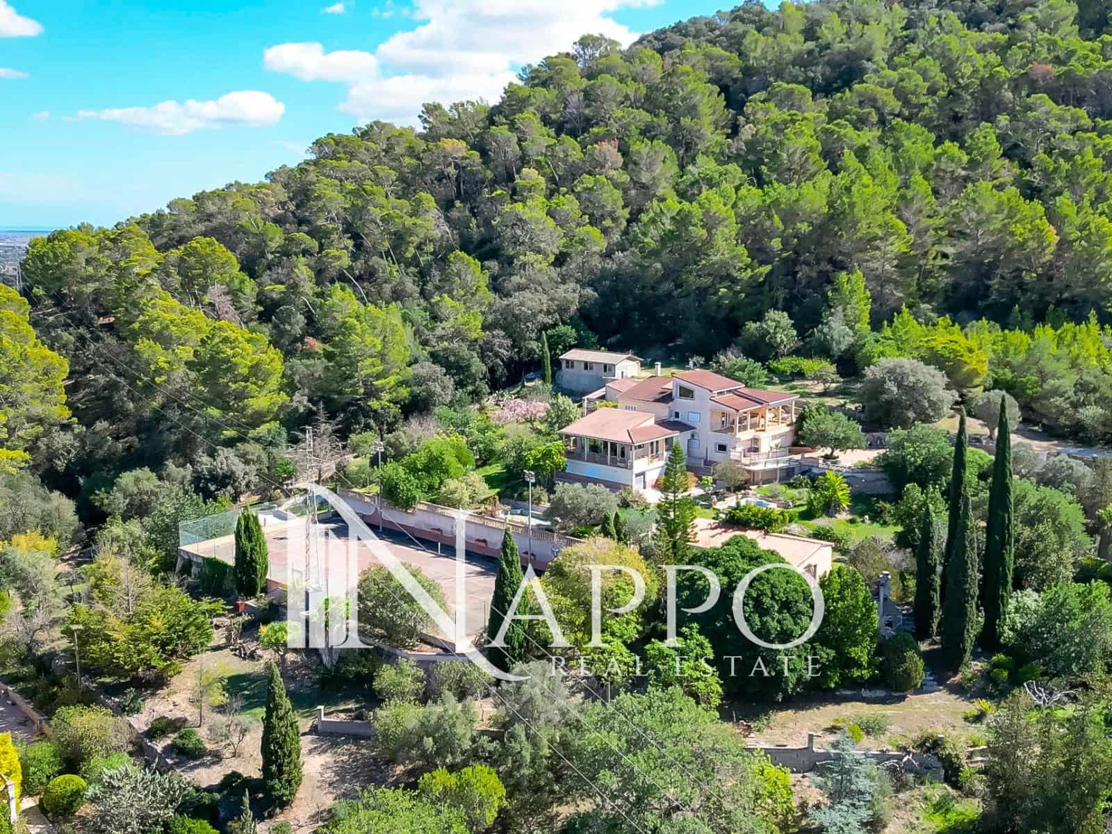 6 sypialnia Willa na sprzedaż w Inca z basenem garażem - 1 800 000 € (Ref: 9784305)