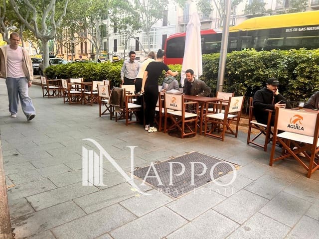 Local Commercial à louer à Arxiduc, Palma de Mallorca - 2 500 € (Ref: 9784306)