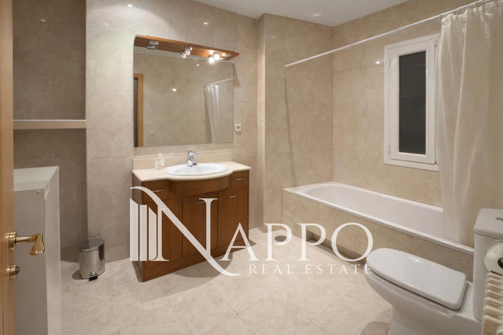 3 soveværelse Lejlighed til leje i Madrid by - € 2.800 (Ref: 9789426)