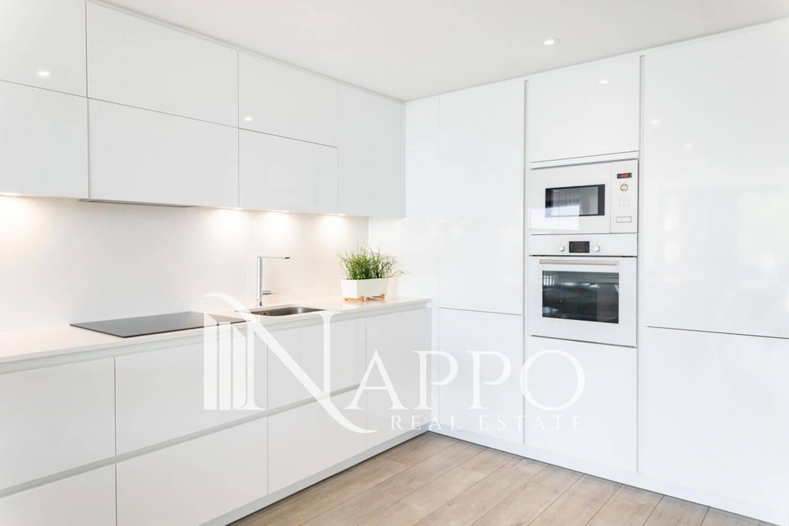 3 quarto Apartamento para arrendar em Puerto de Alcudia - 3 500 € (Ref: 9789628)