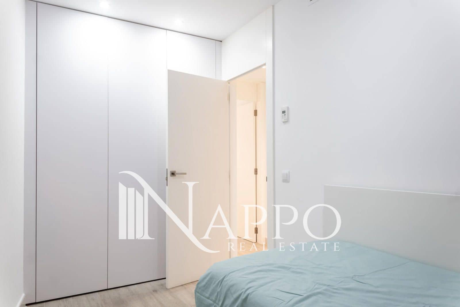 3 quarto Apartamento para arrendar em Puerto de Alcudia - 3 500 € (Ref: 9789628)