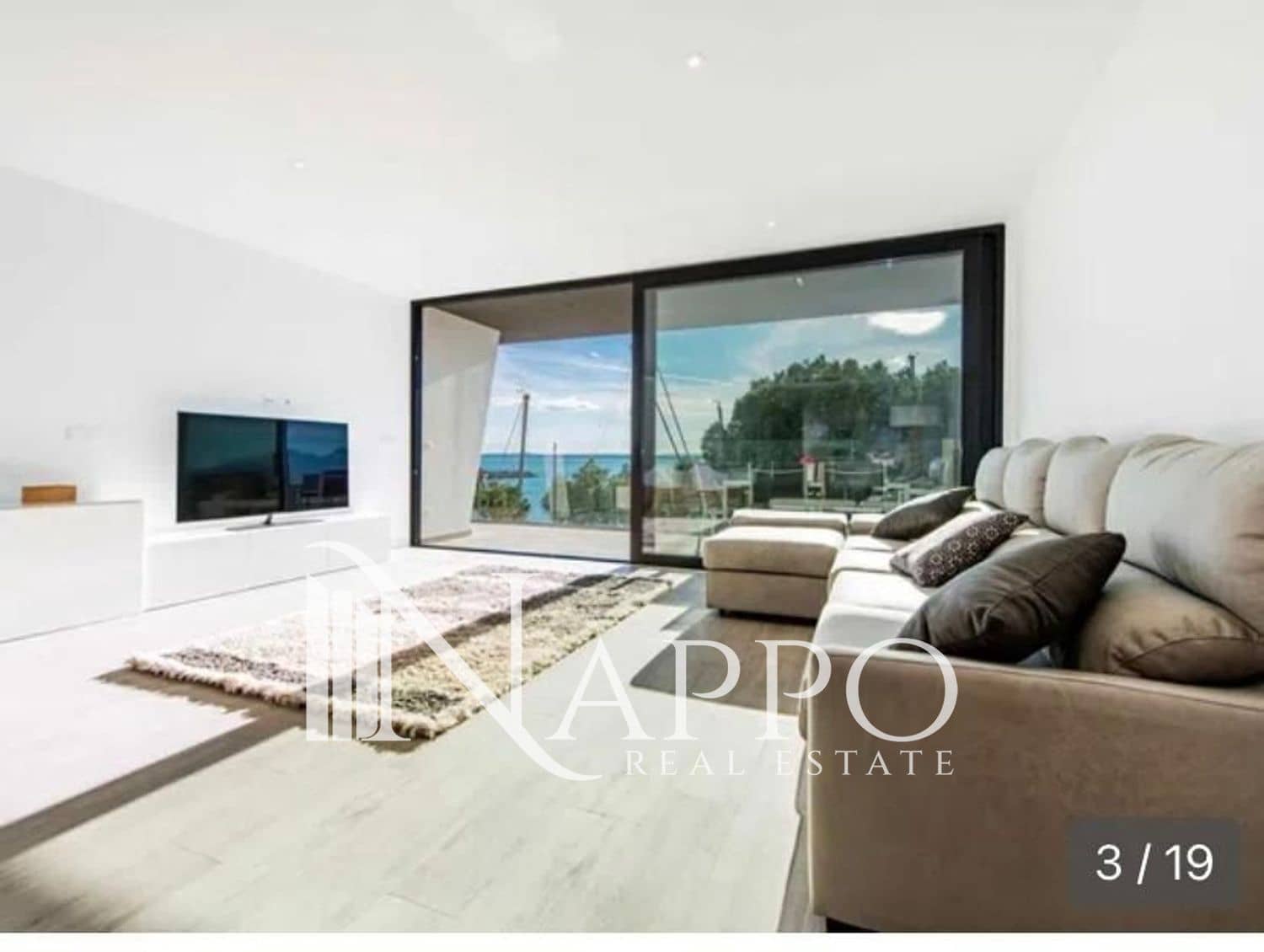 3 quarto Apartamento para arrendar em Puerto de Alcudia - 3 500 € (Ref: 9789628)