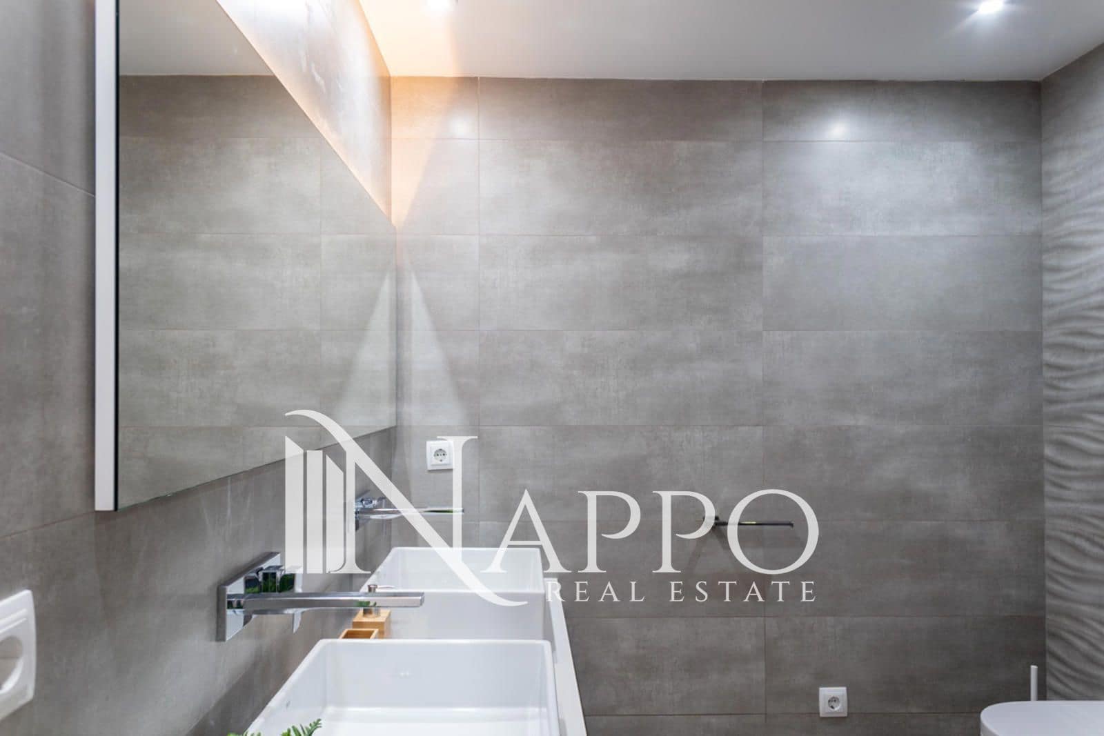 3 quarto Apartamento para arrendar em Puerto de Alcudia - 3 500 € (Ref: 9789628)