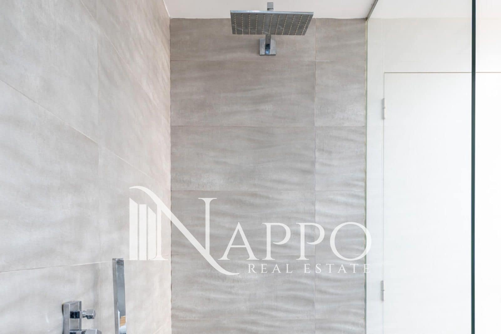 3 quarto Apartamento para arrendar em Puerto de Alcudia - 3 500 € (Ref: 9789628)