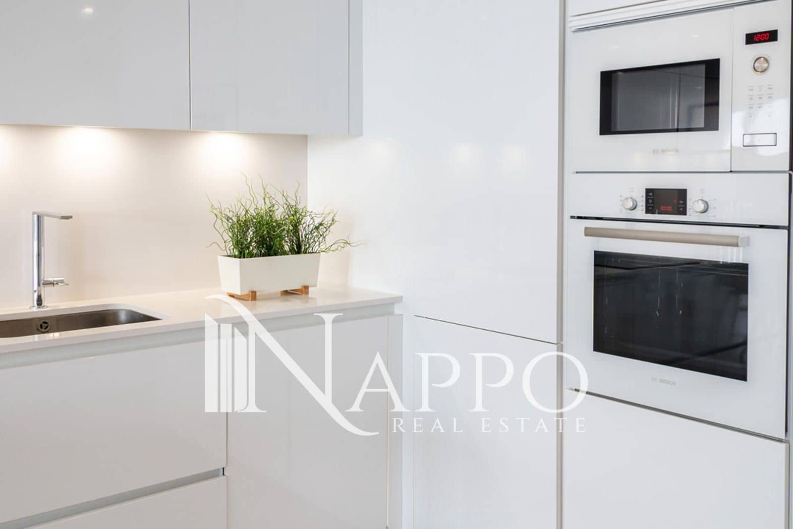 3 quarto Apartamento para arrendar em Puerto de Alcudia - 3 500 € (Ref: 9789628)