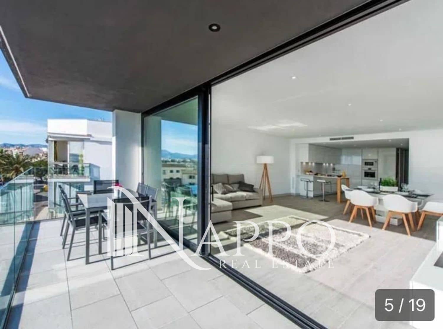 3 quarto Apartamento para arrendar em Puerto de Alcudia - 3 500 € (Ref: 9789628)