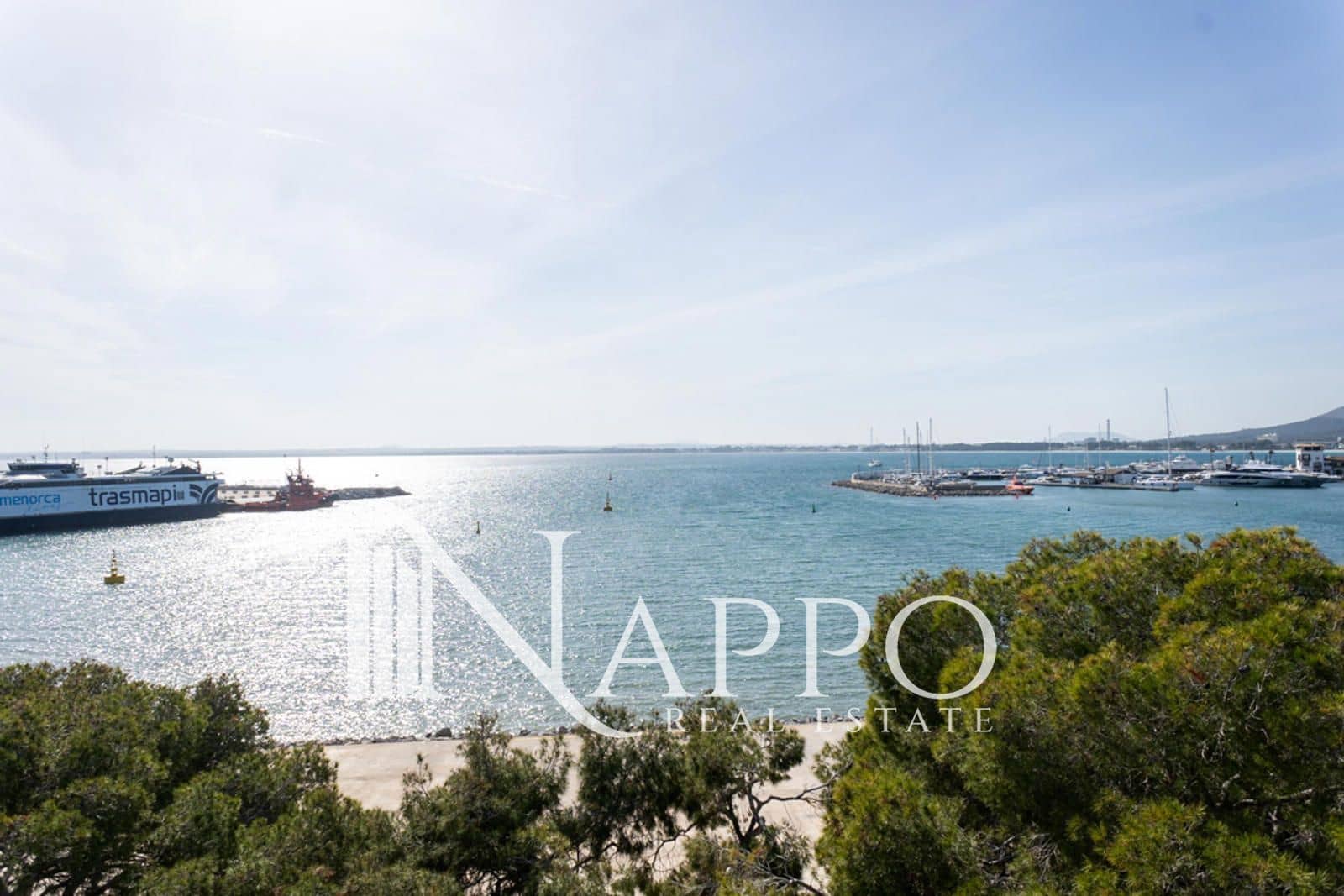 3 quarto Apartamento para arrendar em Puerto de Alcudia - 3 500 € (Ref: 9789628)