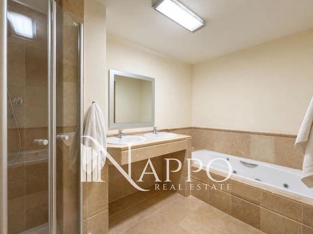 2 chambre Appartement à vendre à Santa Ponsa, Calvià avec piscine garage - 870 000 € (Ref: 9795708)