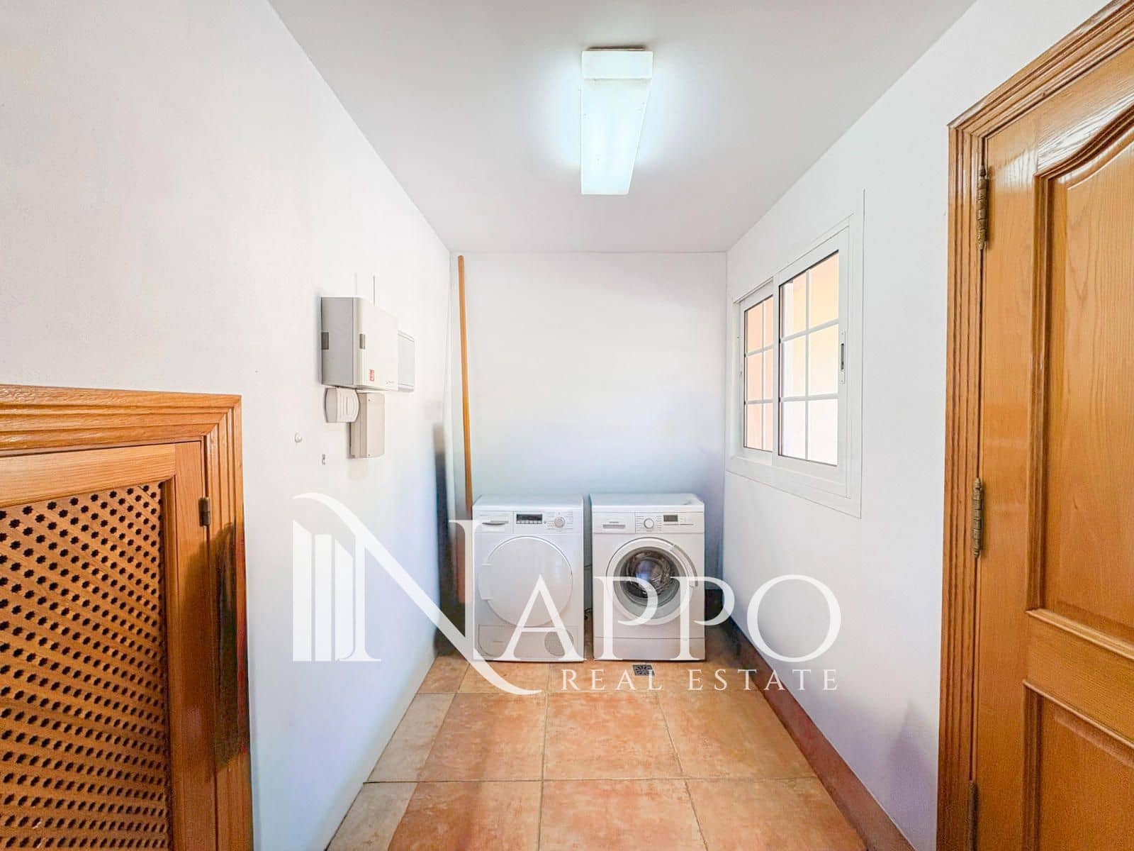 4 slaapkamer Villa te koop in L'Aranjassa / S'Aranjassa met zwembad garage - € 1.950.000 (Ref: 9795709)