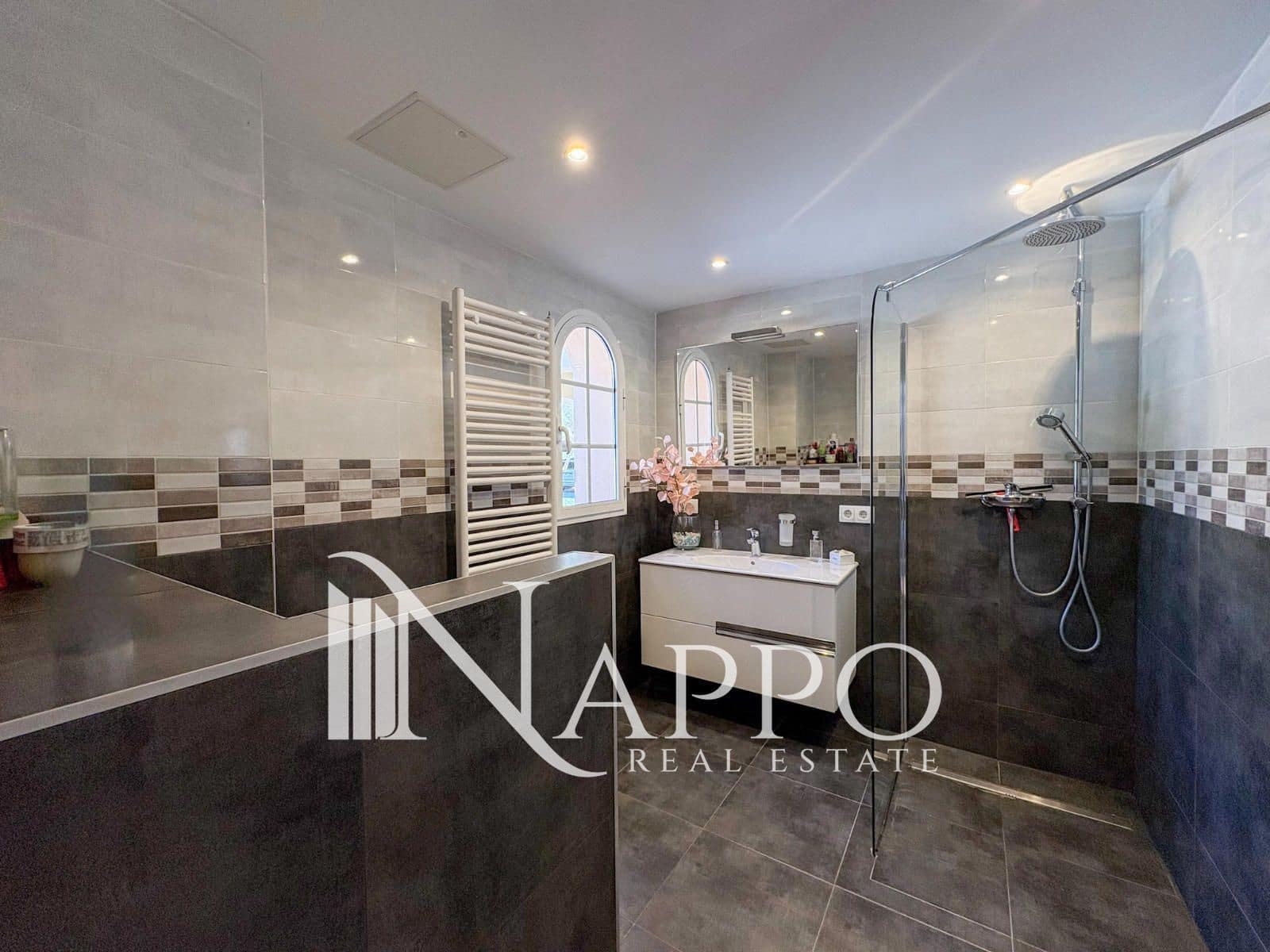 4 slaapkamer Villa te koop in L'Aranjassa / S'Aranjassa met zwembad garage - € 1.950.000 (Ref: 9795709)