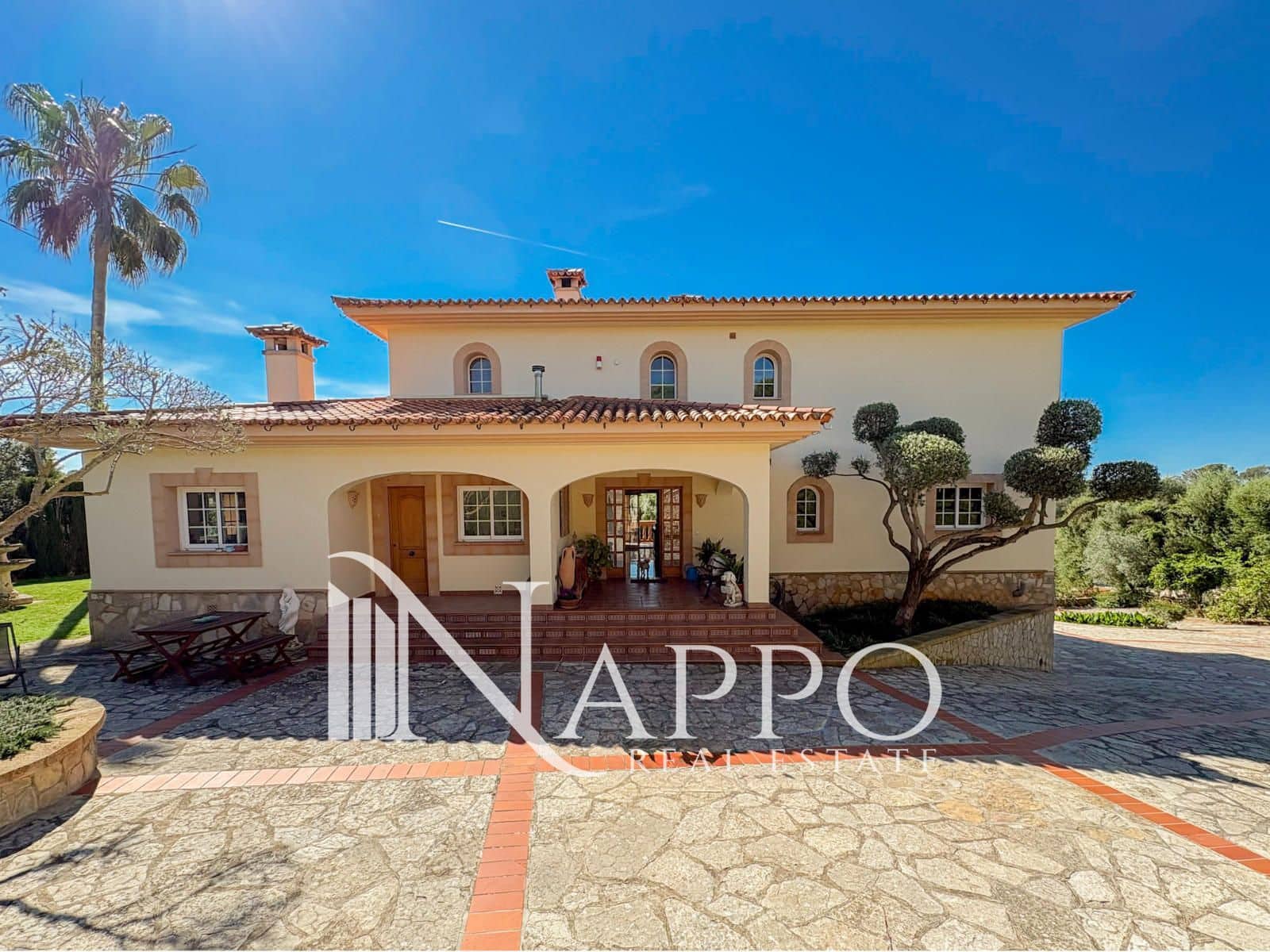 4 slaapkamer Villa te koop in L'Aranjassa / S'Aranjassa met zwembad garage - € 1.950.000 (Ref: 9795709)