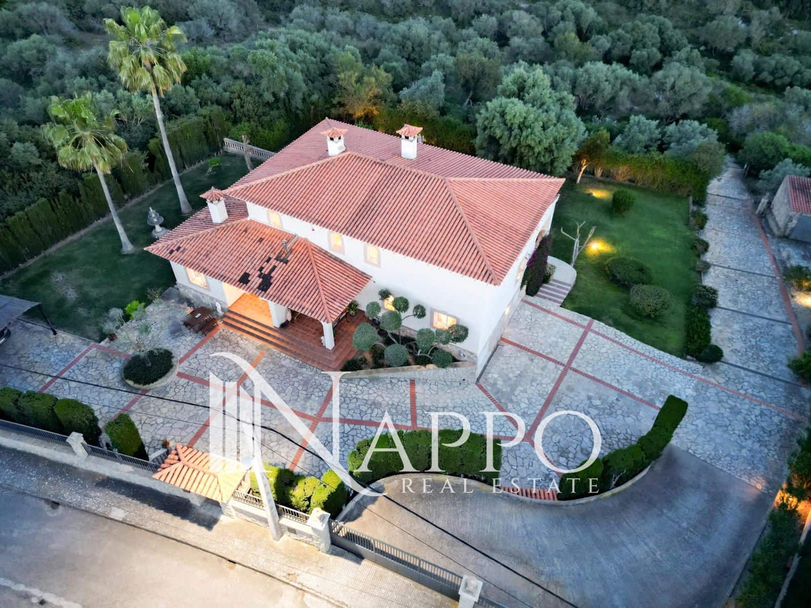 4 slaapkamer Villa te koop in L'Aranjassa / S'Aranjassa met zwembad garage - € 1.950.000 (Ref: 9795709)