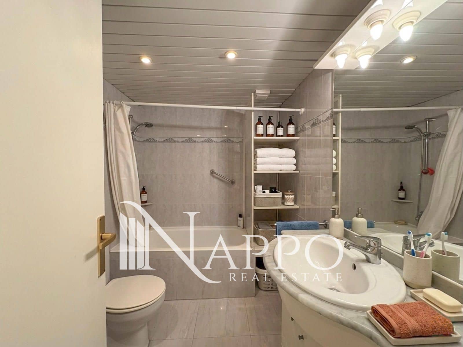 Piso de 2 habitaciones en Cala Mayor en venta con piscina - 587.000 € (Ref: 9802665)