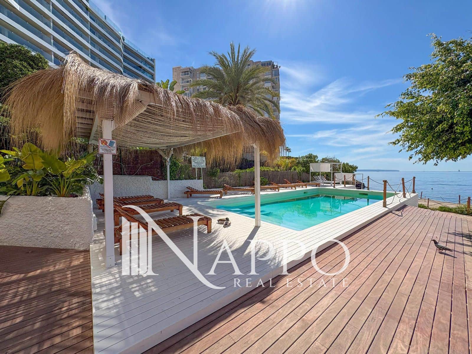 Piso de 2 habitaciones en Cala Mayor en venta con piscina - 587.000 € (Ref: 9802665)