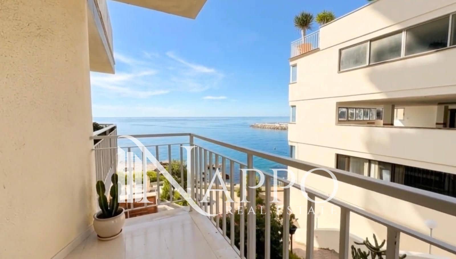 2 bedroom Flat for sale in Cala Mayor with pool - € 525,000 (Ref: 9802665)