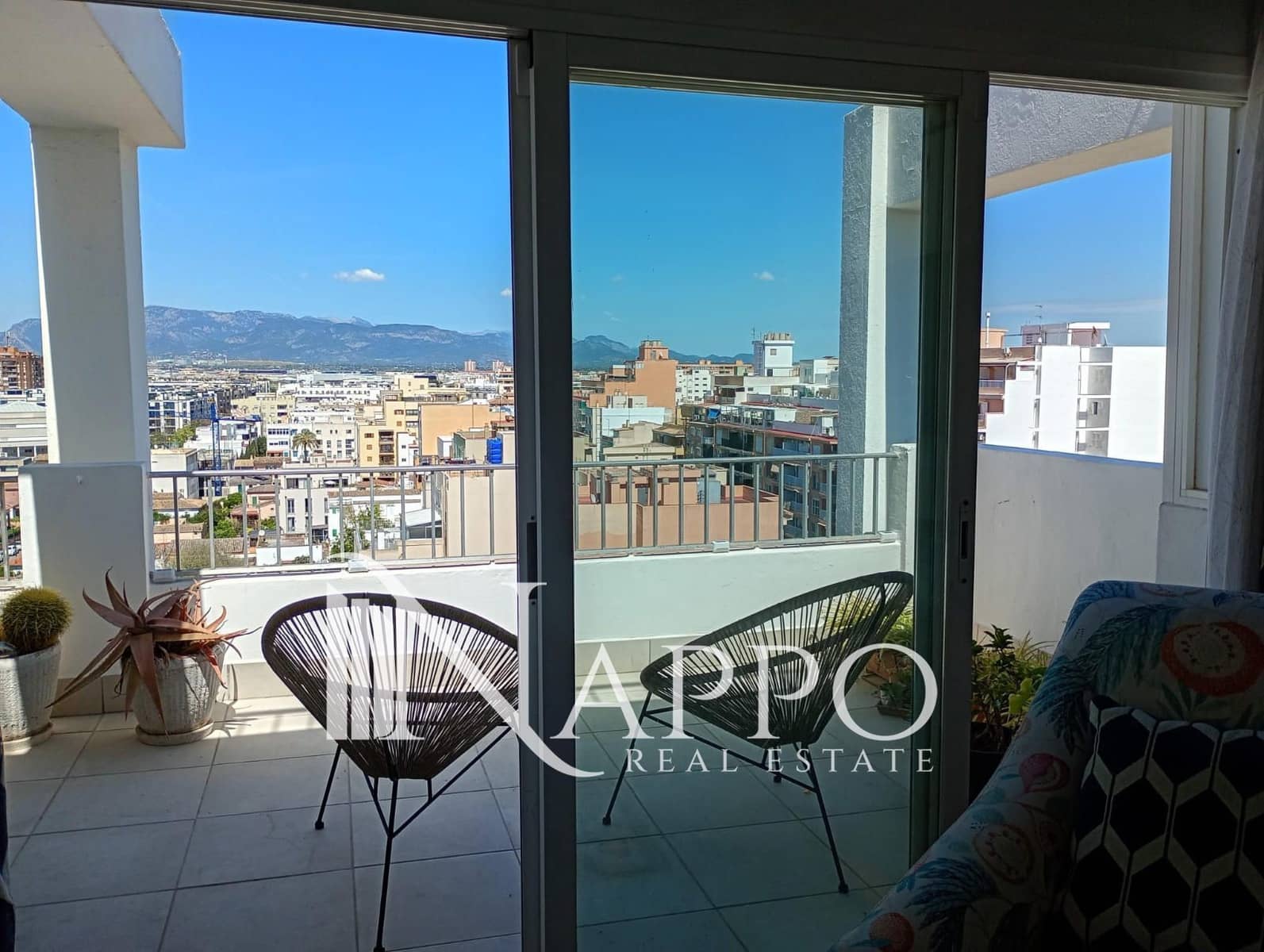 2 bedroom Penthouse for rent in Palma de Mallorca with garage - € 2,500 (Ref: 9804836)