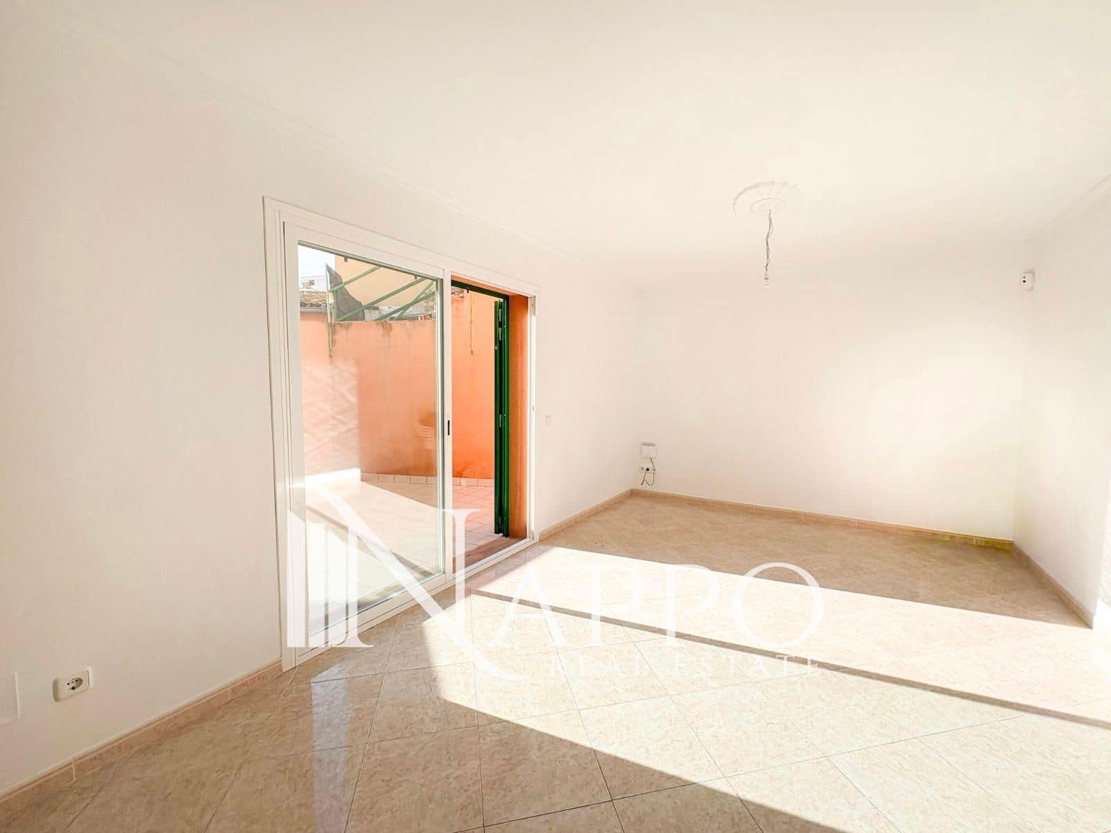 4 bedroom Townhouse for sale in Palma de Mallorca with garage - € 549,000 (Ref: 9805431)