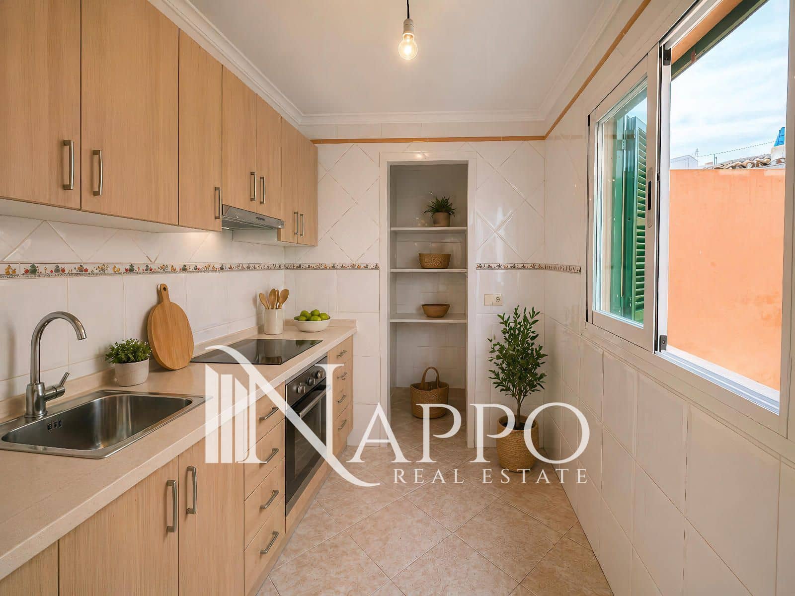 4 bedroom Townhouse for sale in Palma de Mallorca with garage - € 549,000 (Ref: 9805431)