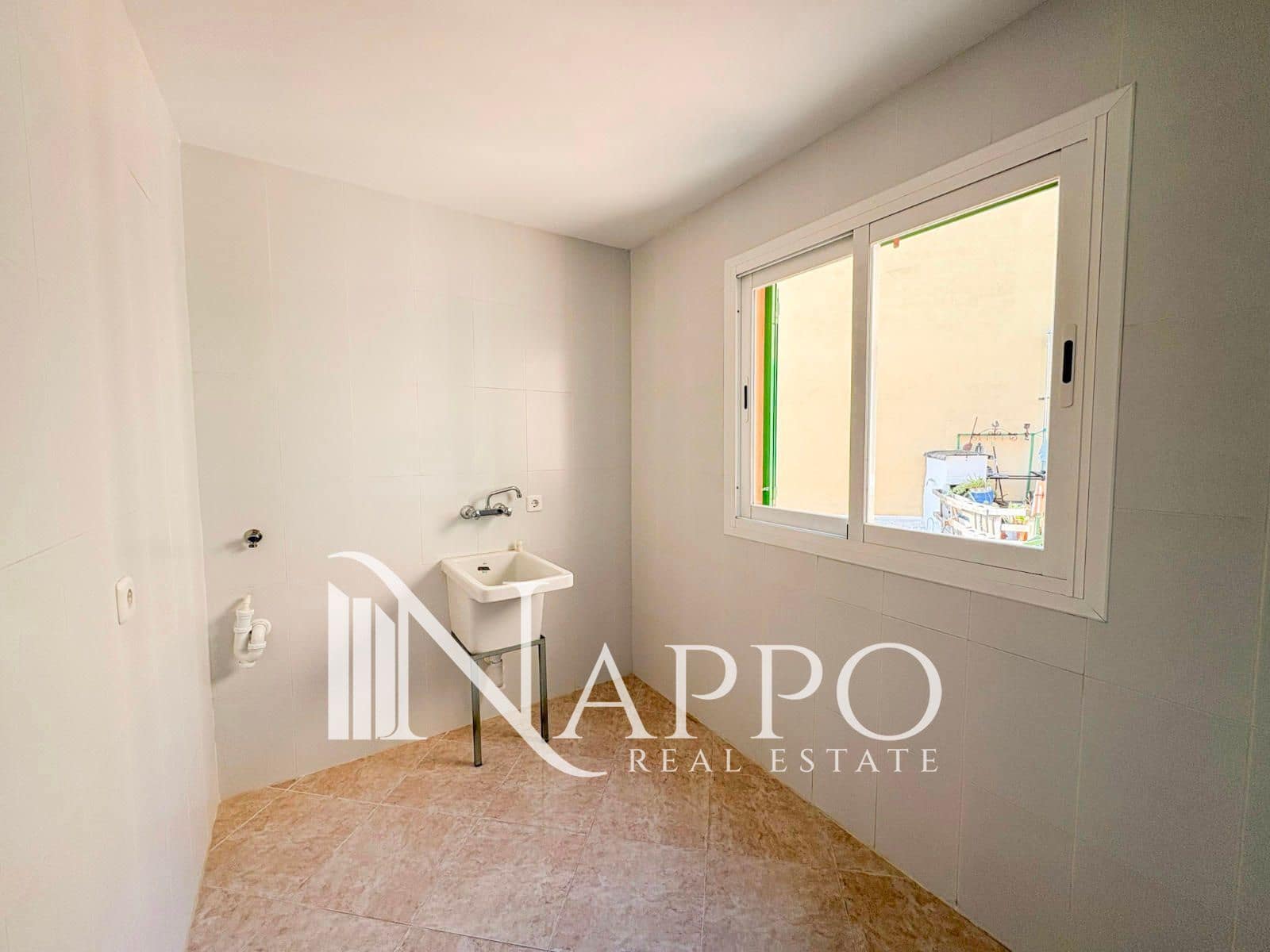 4 bedroom Townhouse for sale in Palma de Mallorca with garage - € 549,000 (Ref: 9805431)