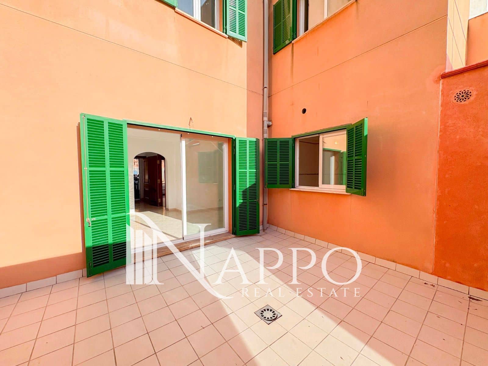 4 bedroom Townhouse for sale in Palma de Mallorca with garage - € 549,000 (Ref: 9805431)