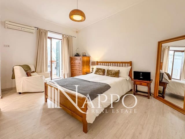2 bedroom Flat for sale in La Calatrava, Palma de Mallorca - € 995,000 (Ref: 9805432)
