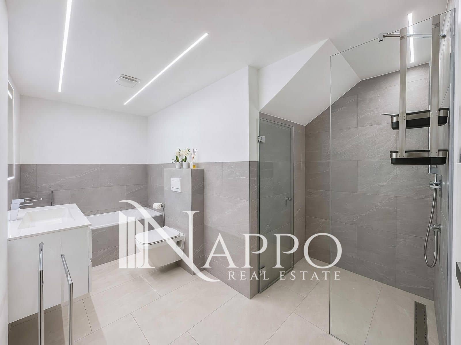 4 bedroom Villa for sale in Santa Ponsa with pool garage - € 5,900,000 (Ref: 9807150)