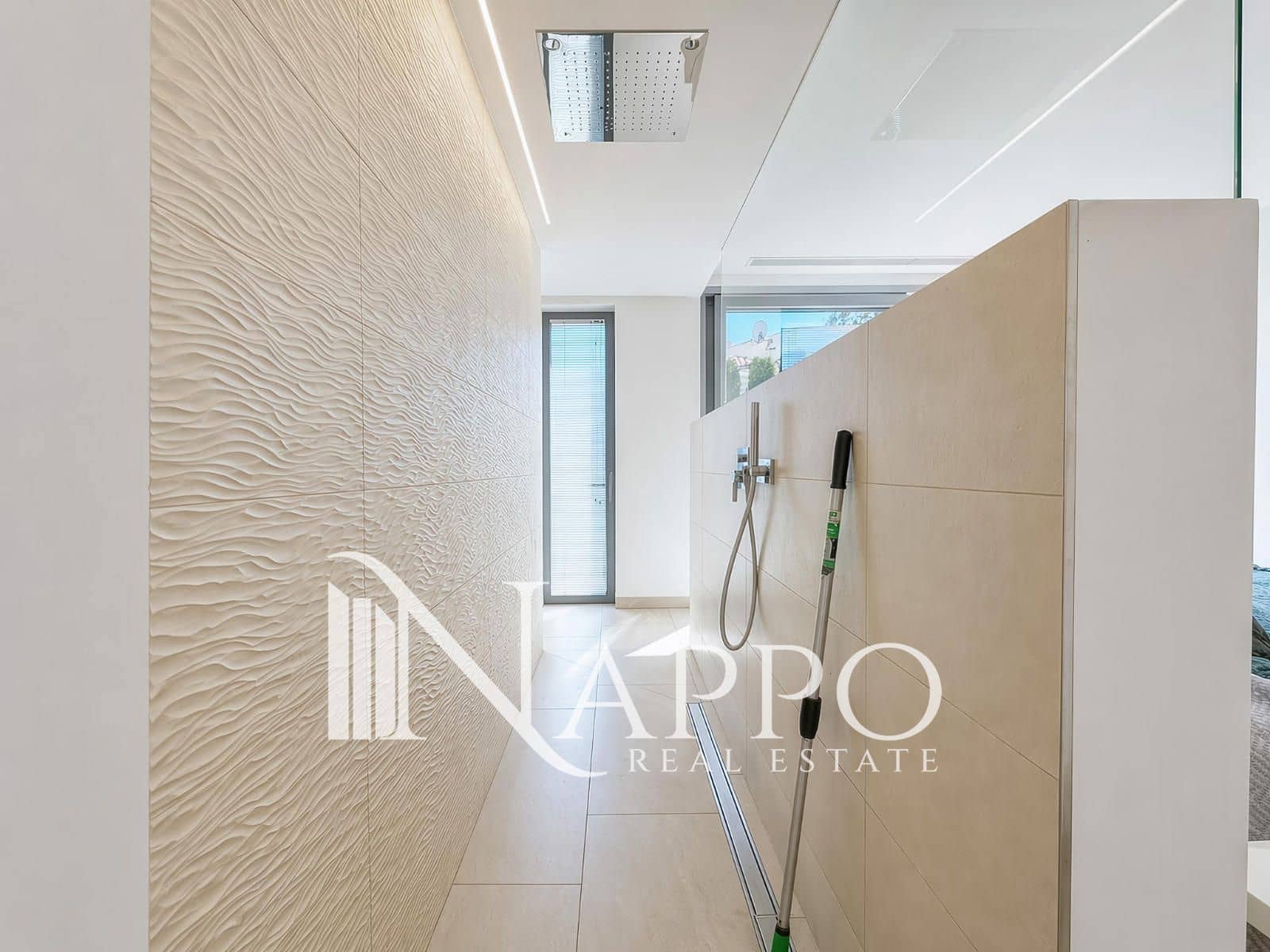 4 bedroom Villa for sale in Santa Ponsa with pool garage - € 5,900,000 (Ref: 9807150)