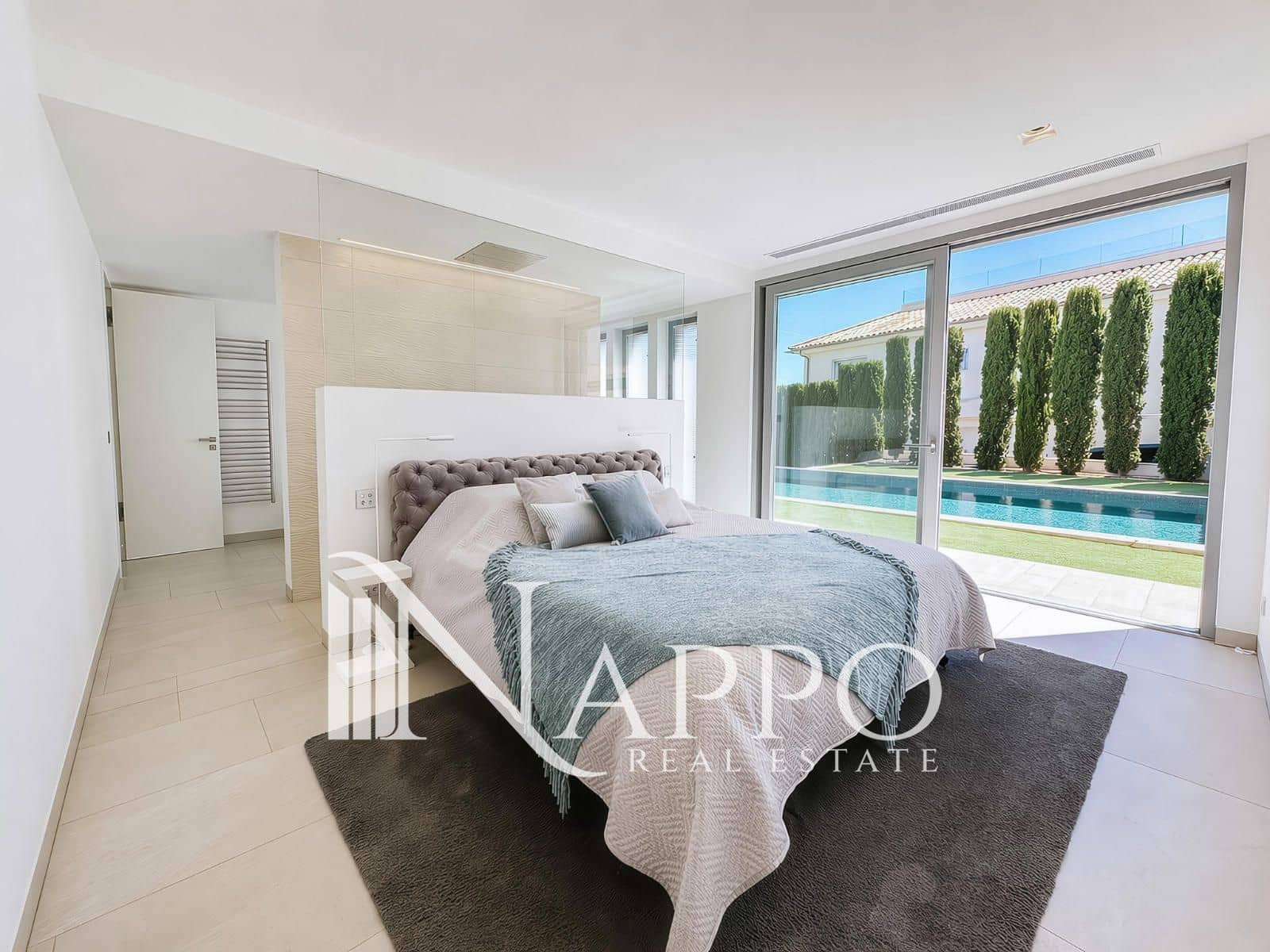 4 bedroom Villa for sale in Santa Ponsa with pool garage - € 5,900,000 (Ref: 9807150)