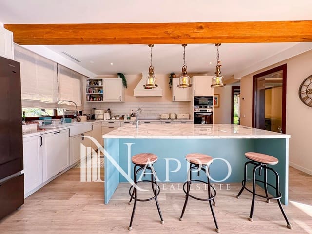 4 bedroom Villa for sale in Bunyola with pool garage - € 1,800,000 (Ref: 9816254)