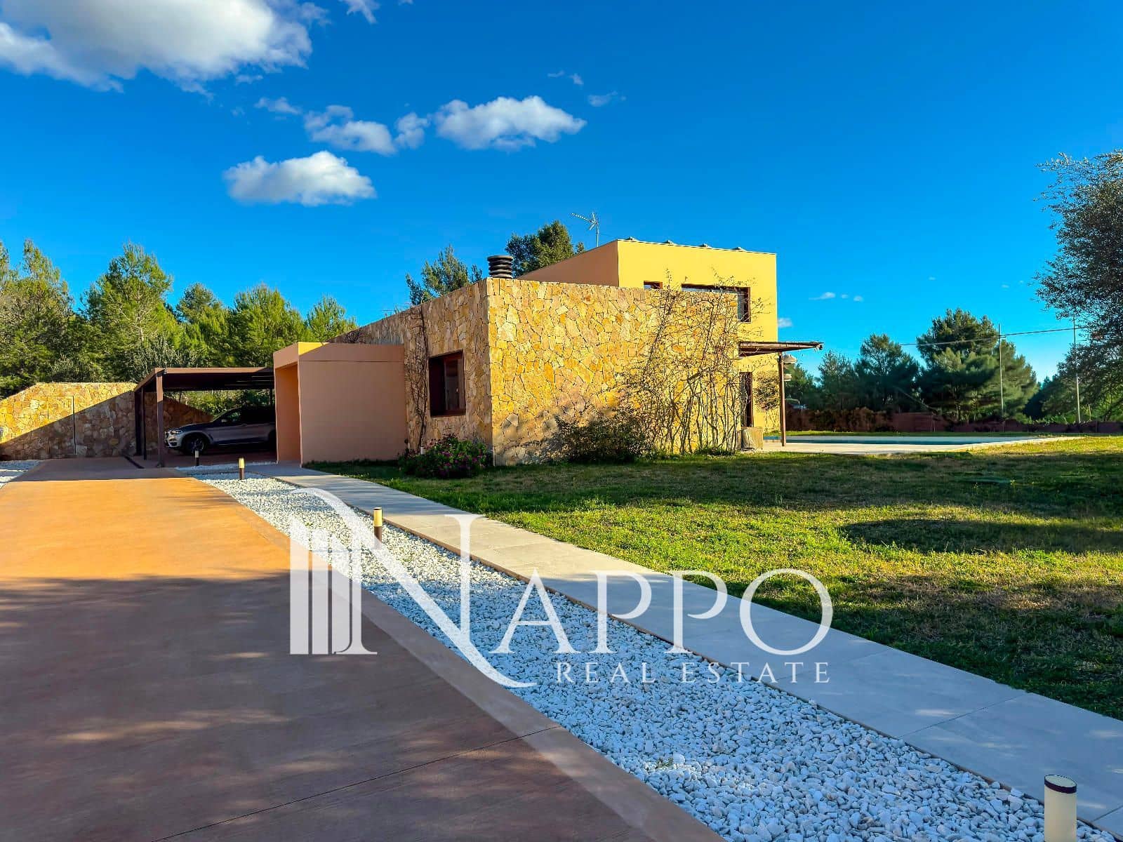 4 bedroom Villa for sale in Bunyola with pool garage - € 1,800,000 (Ref: 9816254)