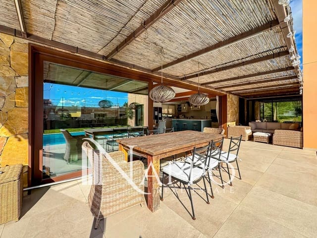 4 bedroom Villa for sale in Bunyola with pool garage - € 1,800,000 (Ref: 9816254)