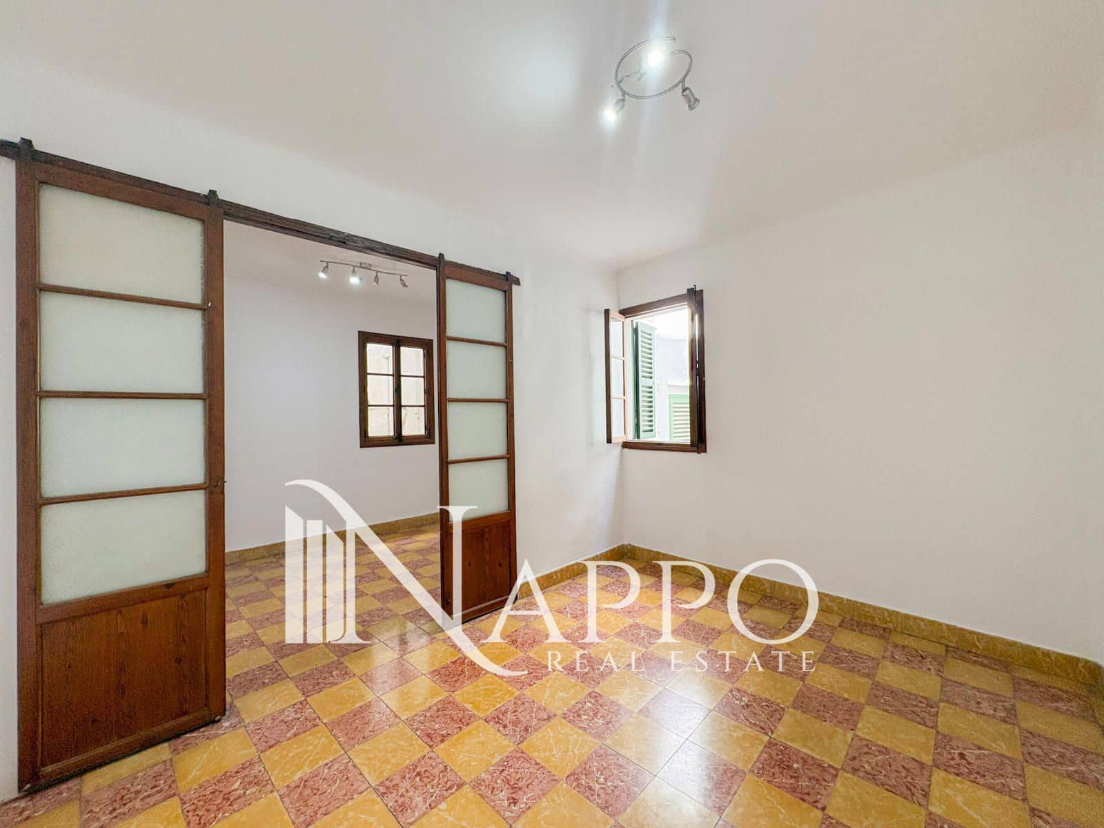 4 bedroom Flat for sale in Palma de Mallorca - € 559,600 (Ref: 9816394)