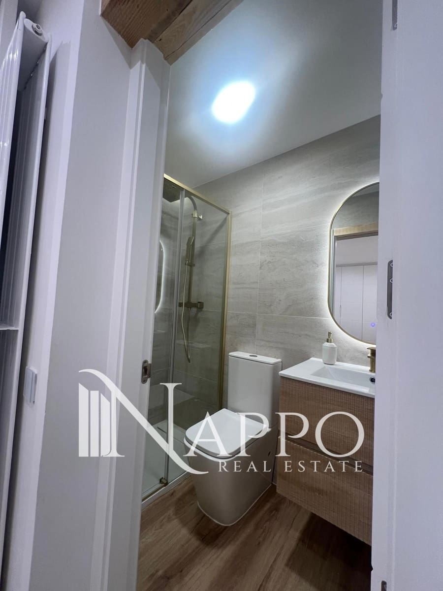 2 soveværelse Lejlighed til salg i Madrid by - € 939.000 (Ref: 9827394)